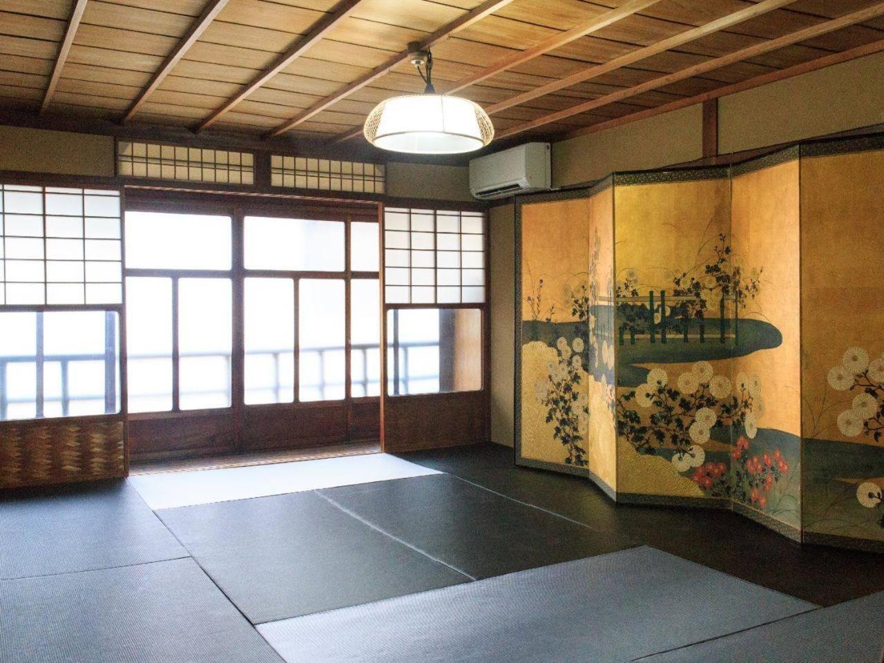 京都二条城近く京町屋120年の歴史に泊まる ภายนอก รูปภาพ